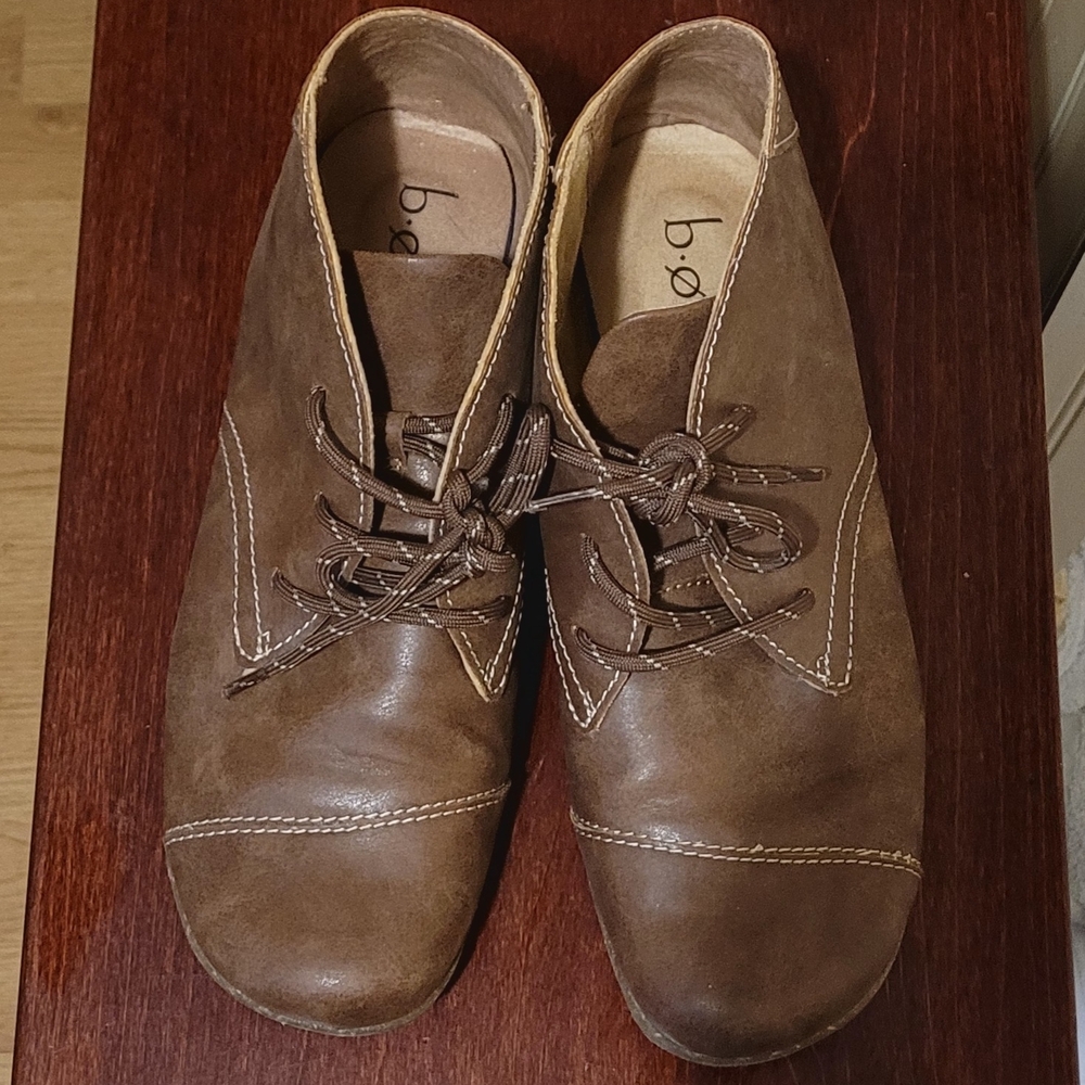 b.o.c. Tan Leather Lace-Up Oxfords